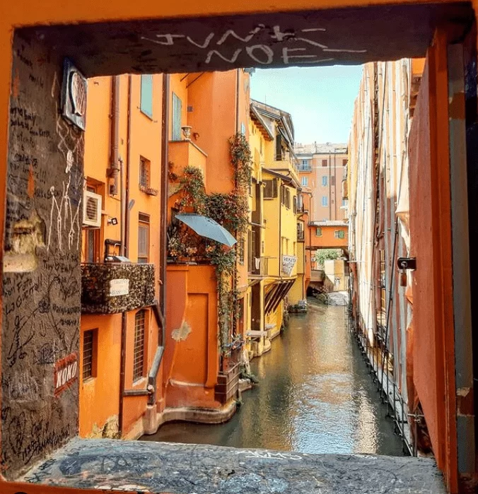 bologna canal