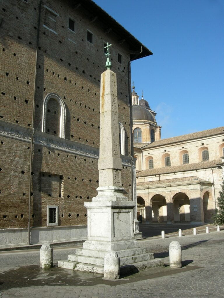 Obelisco di Urbino