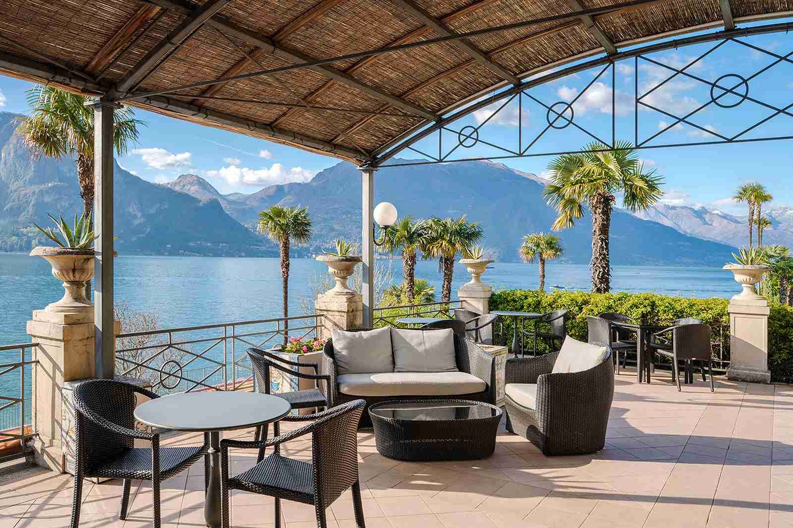 Aperitivo in grand hotel villa serbelloni