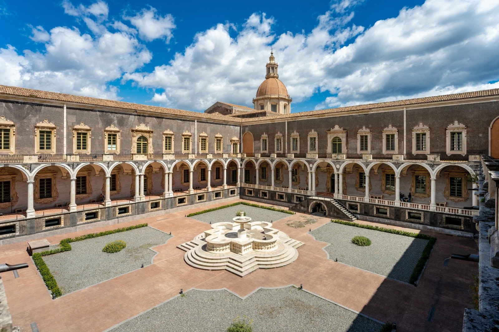 Monastero dei Benedettini di San Nicolò l'Arena a Catania