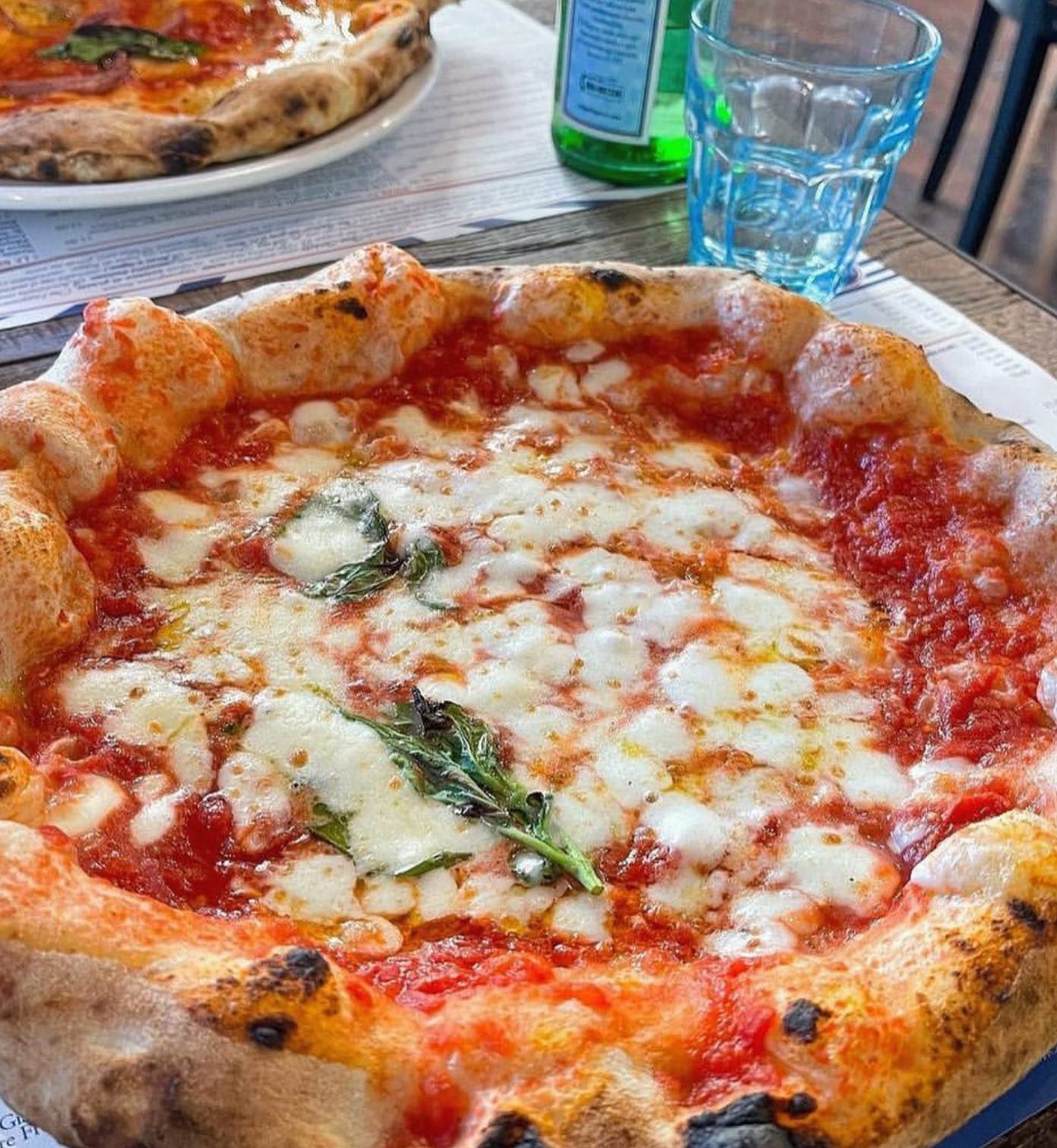 Pizzeria tradizionale napolitana